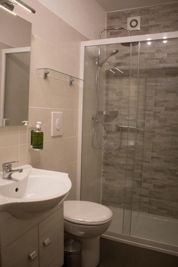Al Rustico Hotell Torbole Sul Garda Exteriör bild